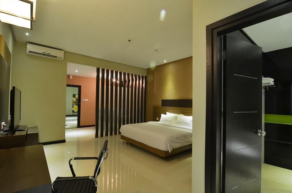 Savana Hotel & Convention Malang Exteriör bild