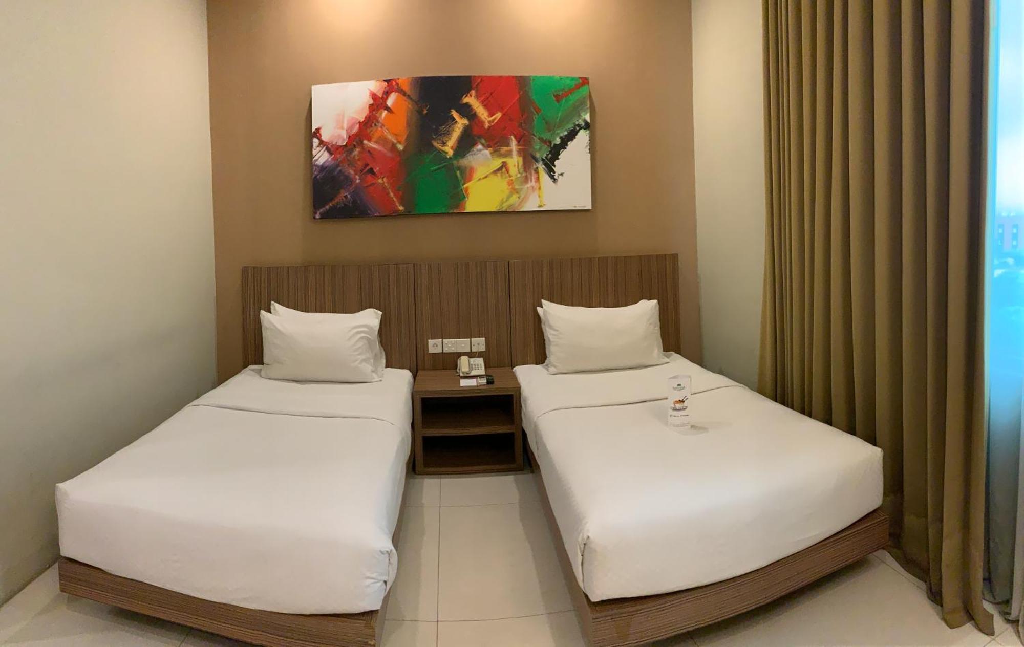 Savana Hotel & Convention Malang Exteriör bild